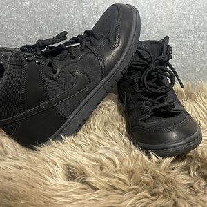 Nike SB Zoom Dunk High Pro BOTA Sneaker - Boot Sz 8.5 Men’s / 10 Women’s - Black